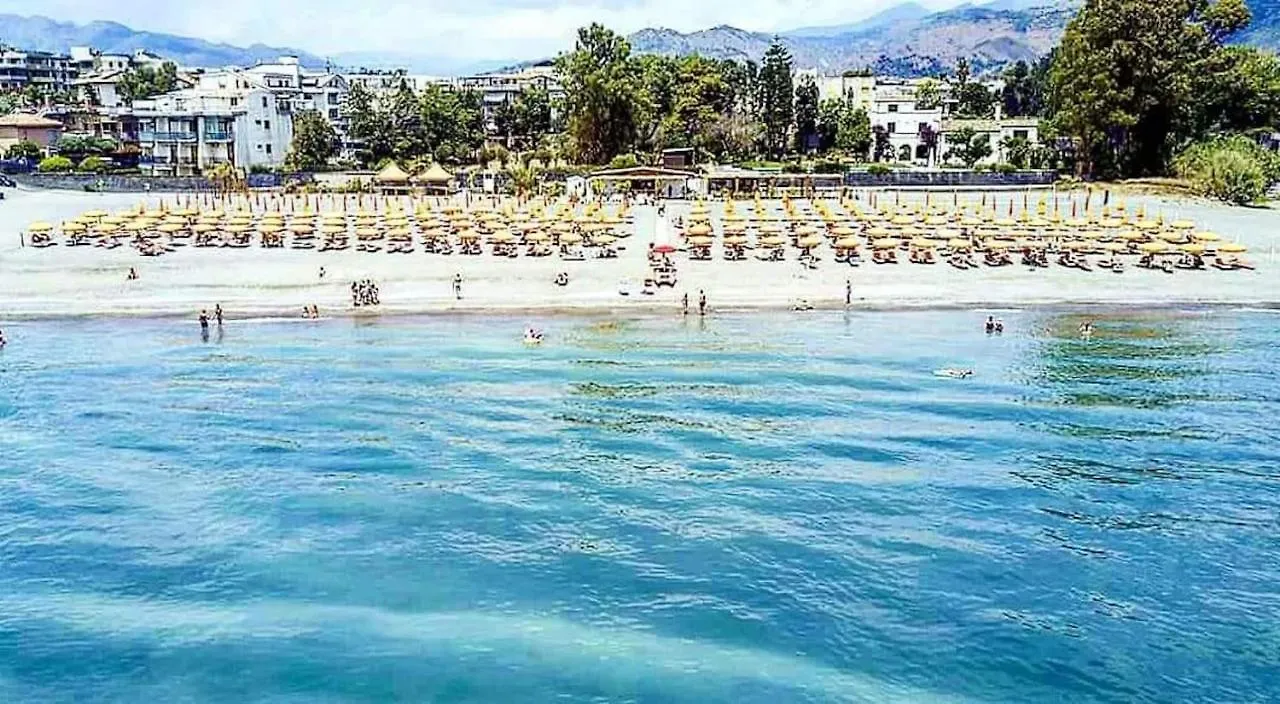 Bianco Apartment Giardini Naxos